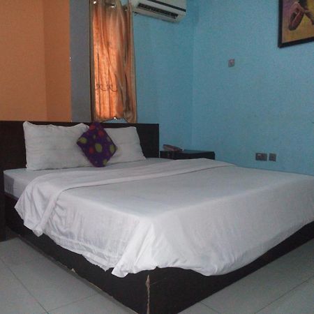 Flamingo Hotel Festac Town Exterior photo