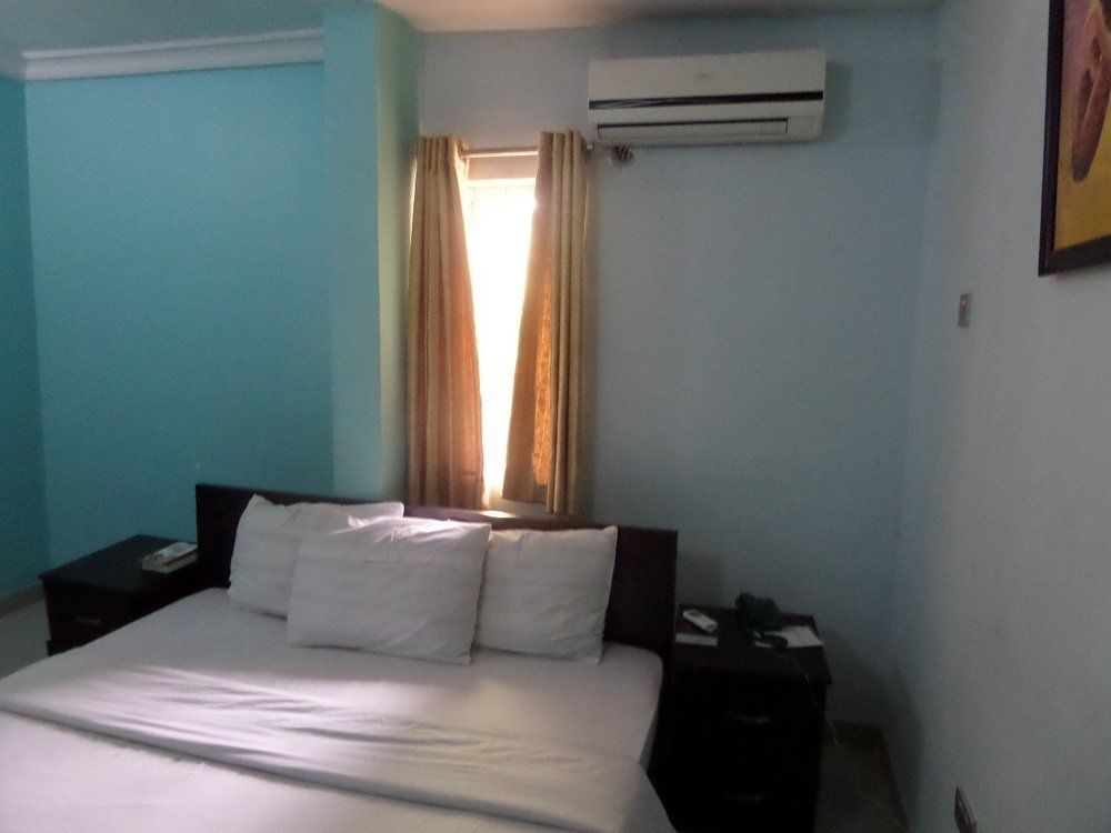 Flamingo Hotel Festac Town Exterior photo