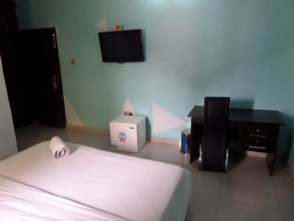 Flamingo Hotel Festac Town Exterior photo