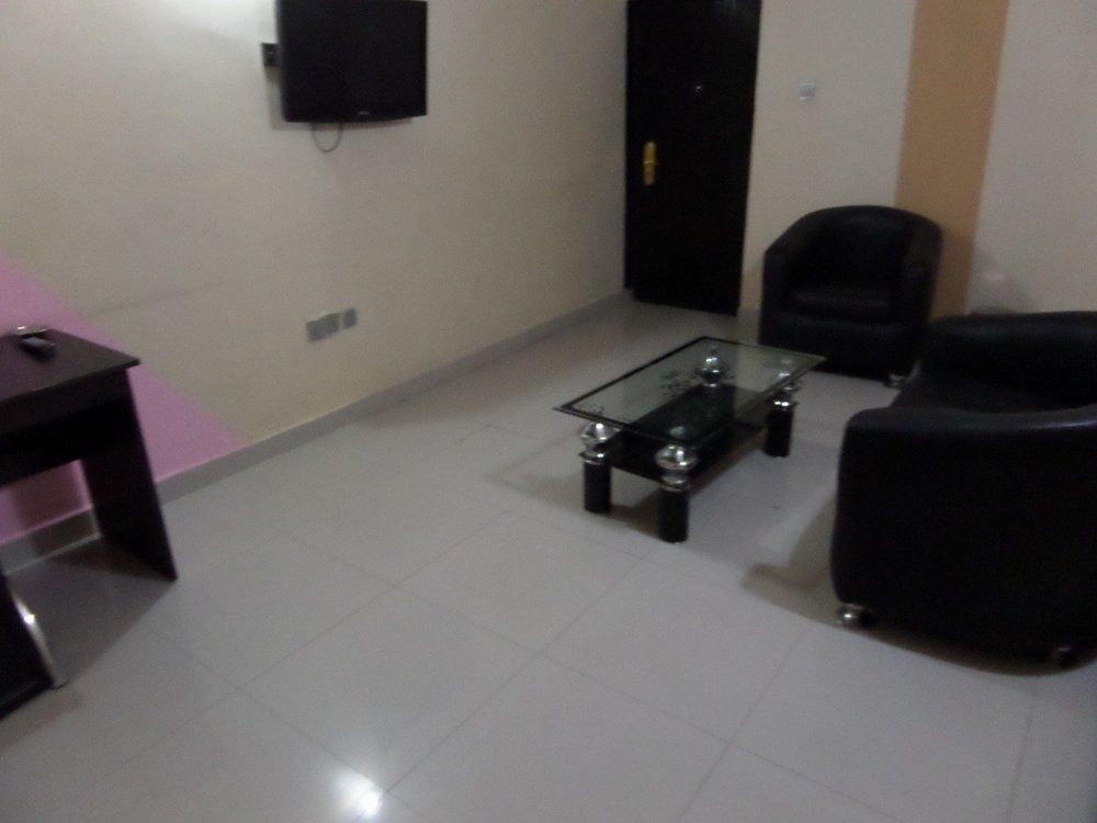 Flamingo Hotel Festac Town Exterior photo