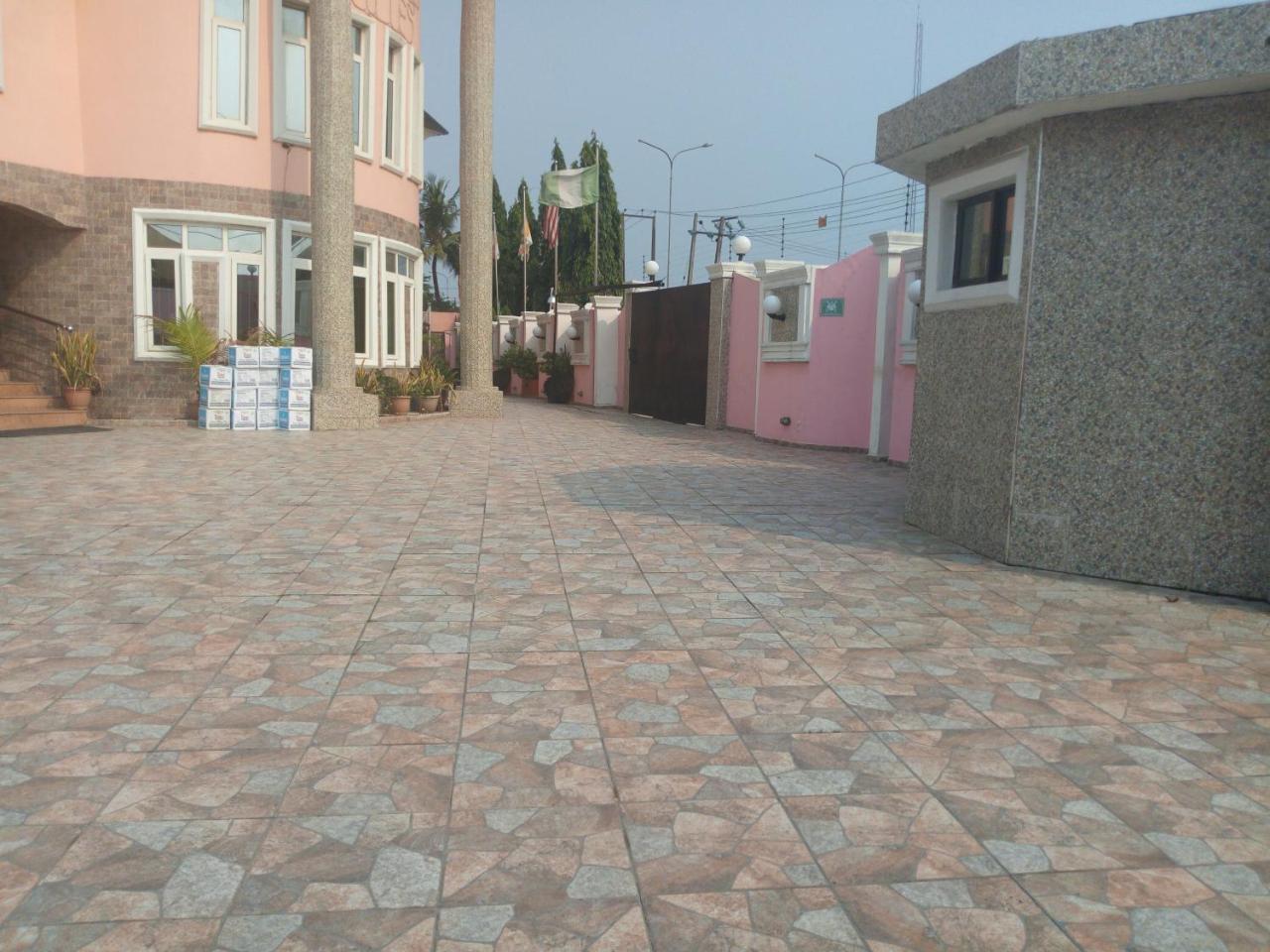 Flamingo Hotel Festac Town Exterior photo