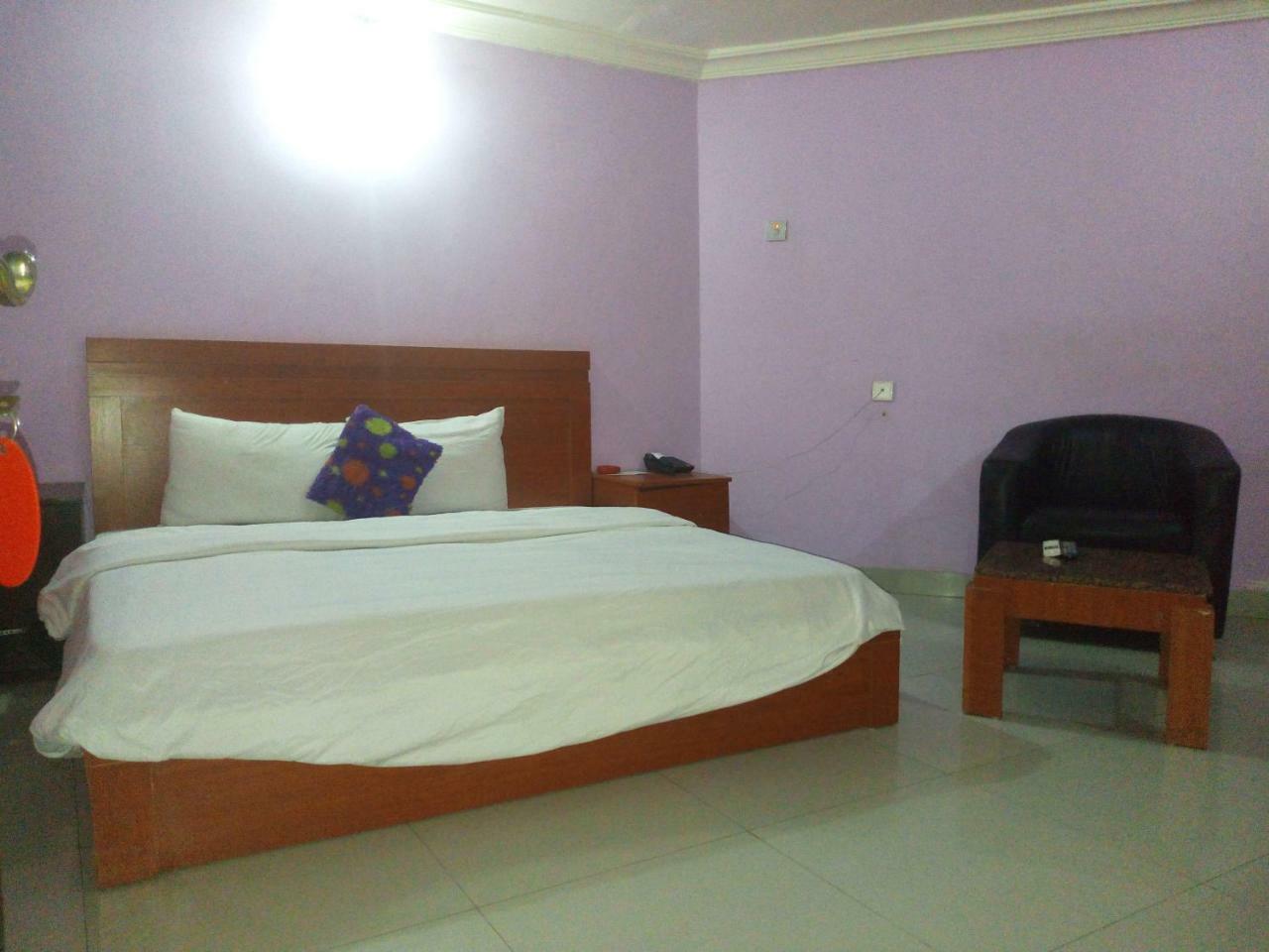 Flamingo Hotel Festac Town Exterior photo