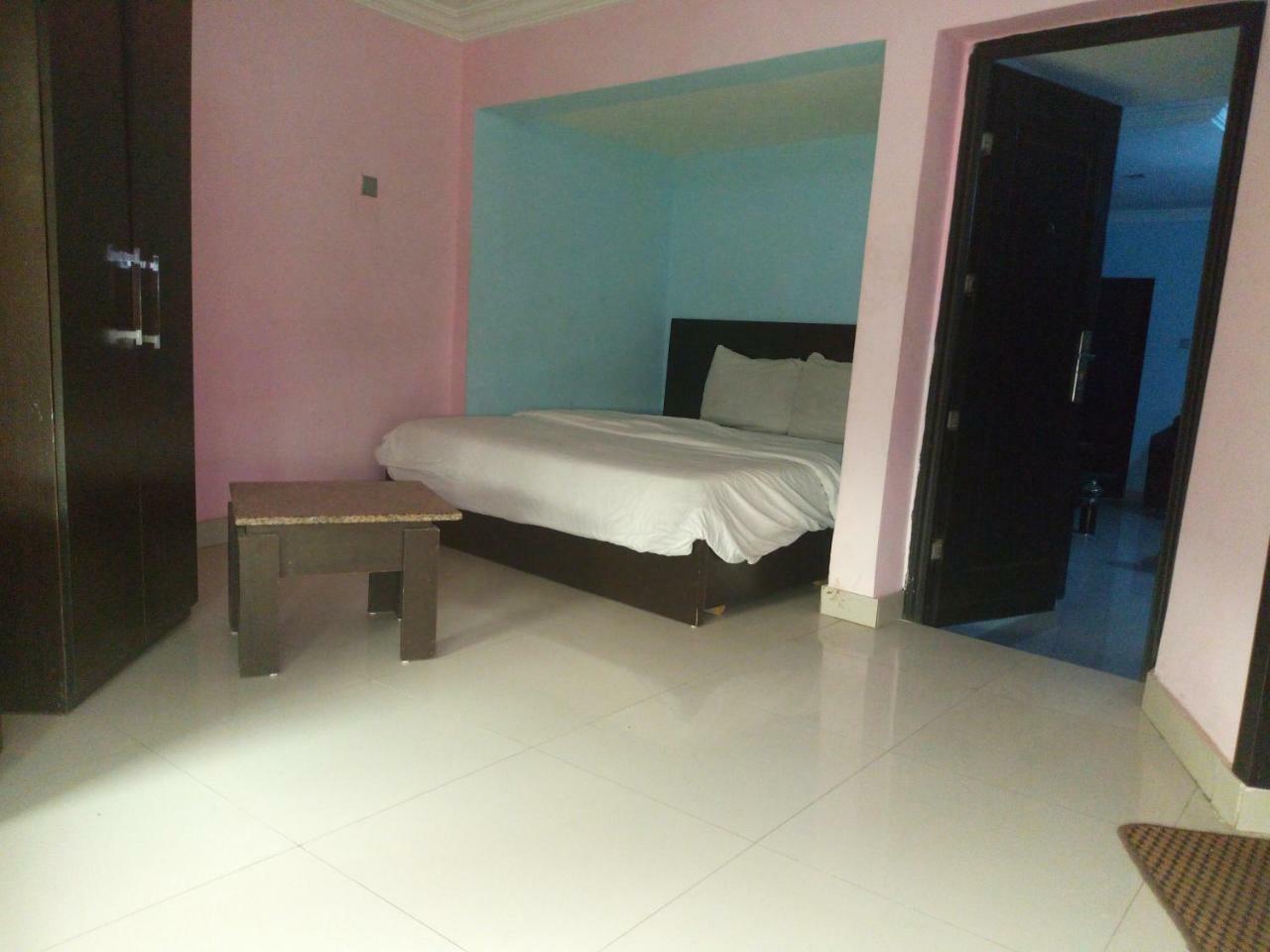 Flamingo Hotel Festac Town Exterior photo