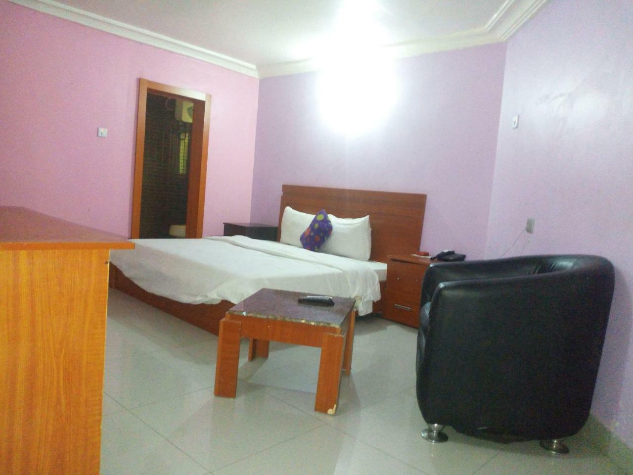 Flamingo Hotel Festac Town Exterior photo