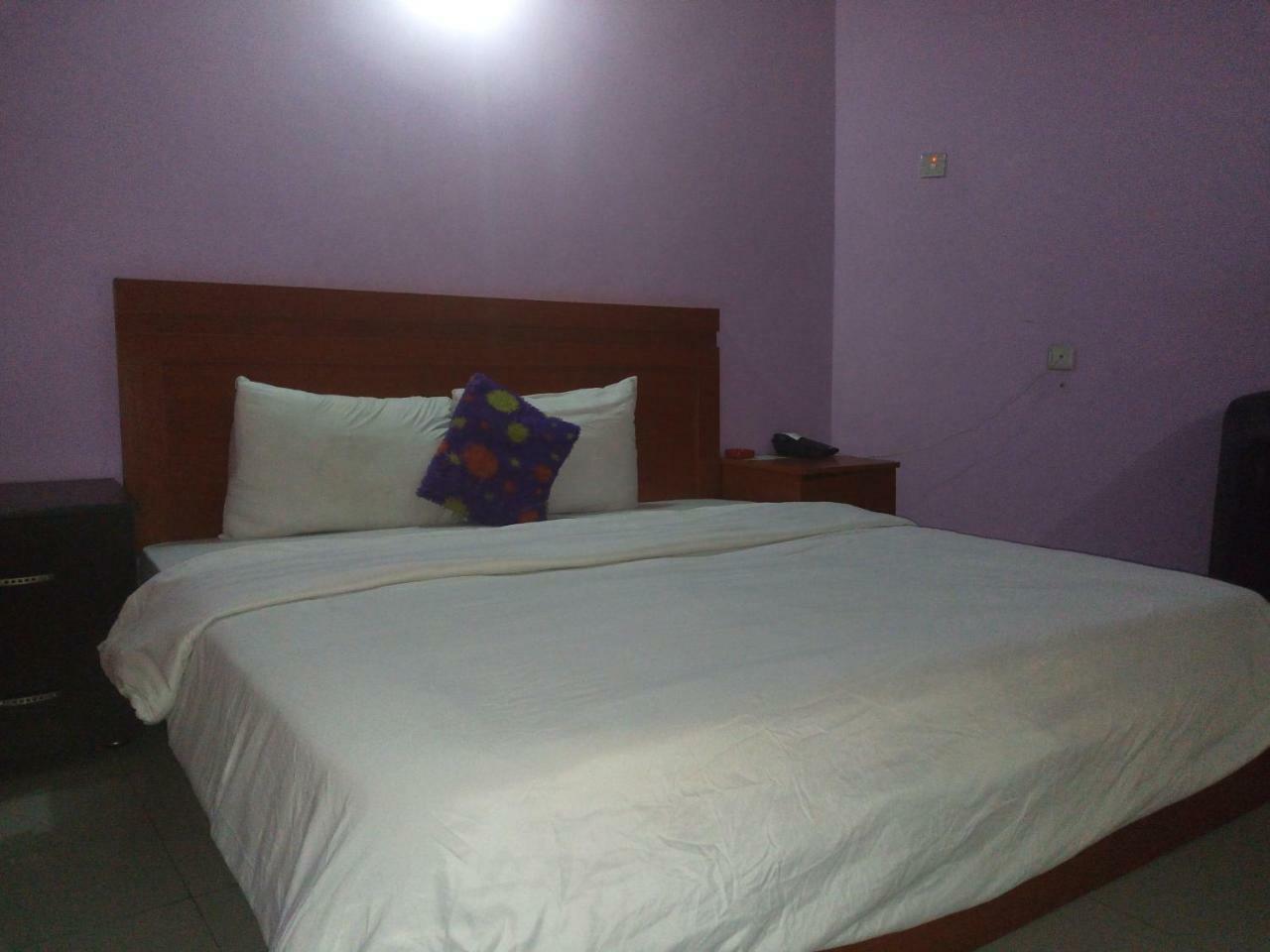 Flamingo Hotel Festac Town Exterior photo